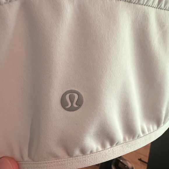 Lululemon Athletica Black and Cream Puffer Vest - Picture 4 of 5